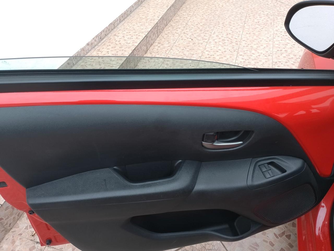 Toyota Aygo Connect 1.0 VVT-i 72 CV 5 porte x-clusiv