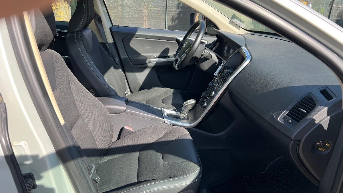 VOLVO - XC60 2.0 d4 Momentum 163cv geartronic