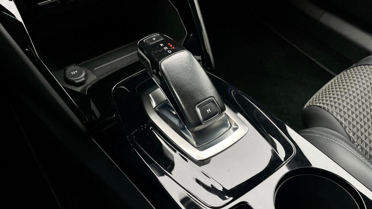 PEUGEOT 2008 1.2 GT-LINE 131CV - FULL LED, PACCHETTO LUCI, NEOPATENTATI