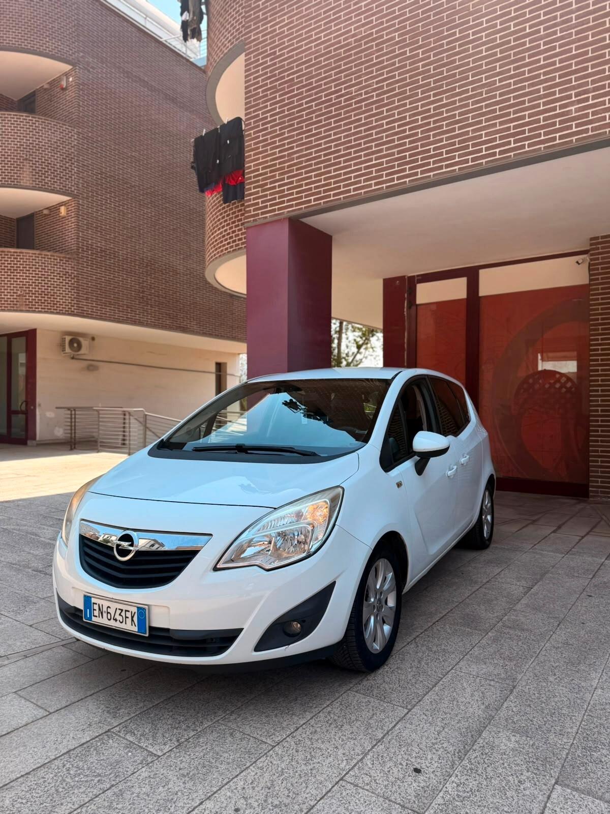 Opel Meriva 1.3 CDTI 95CV ecoFLEX Cosmo