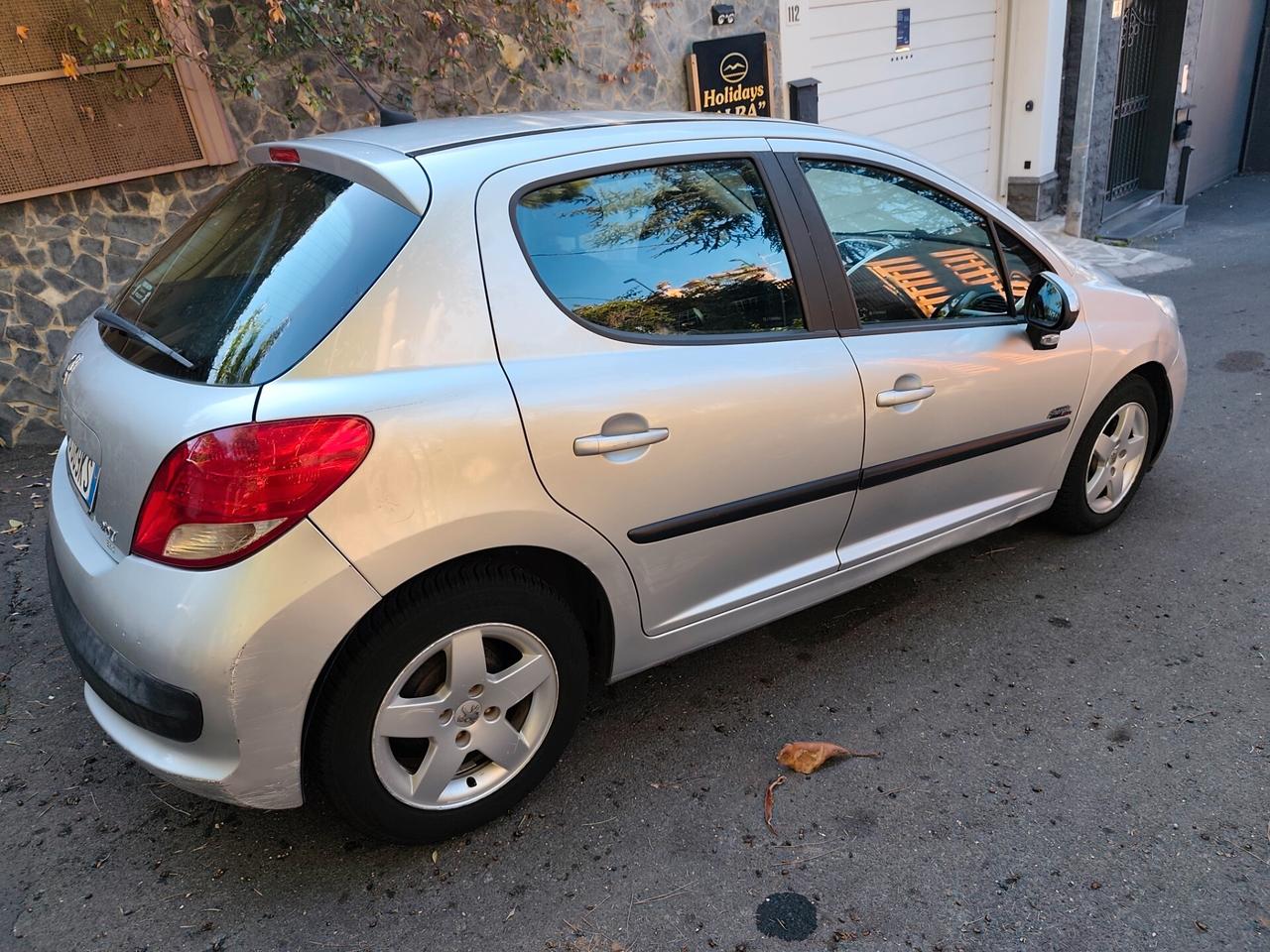 Peugeot 207 1.4 8V 75CV 5p. Gpl Leggi Bene