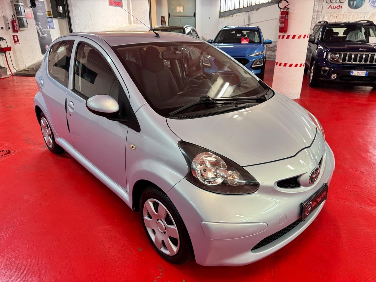 Toyota Aygo 1.0 12V VVT-i 5 porte Sol