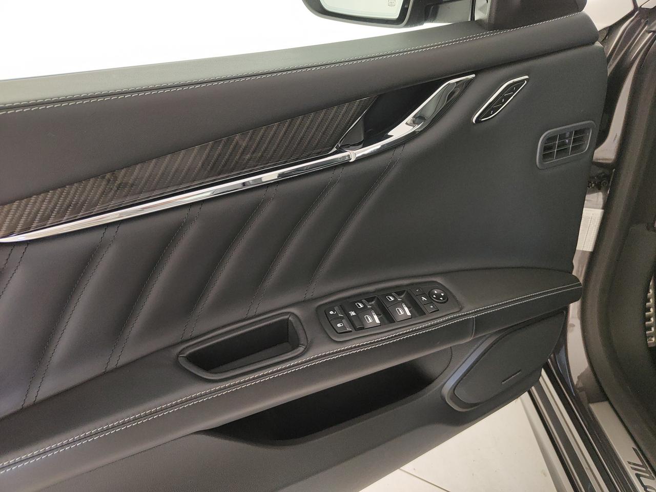 MASERATI Quattroporte 3.8 V8 Trofeo 580cv rwd auto