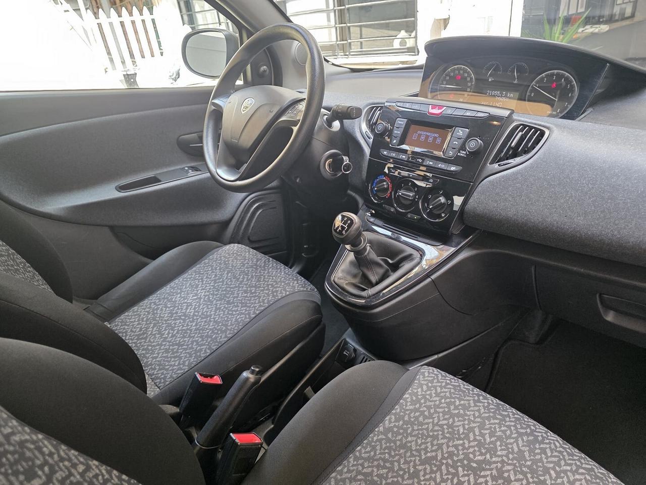 LANCIA YPSILON 1.2 - ADATTA A NEOPATENTATI