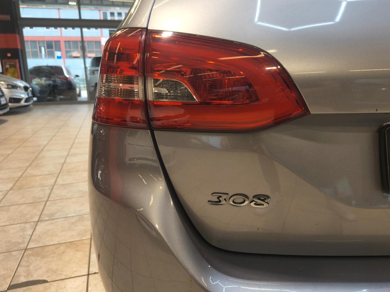 Peugeot 308 BlueHDi 120 S&S EAT6 SW Allure