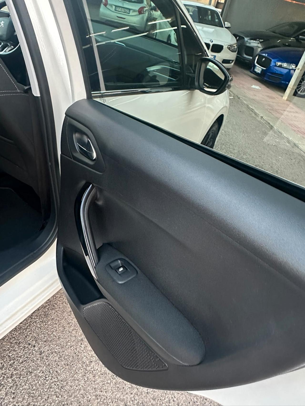 Peugeot 208 PureTech Turbo 110 S&S 5 porte GT Line