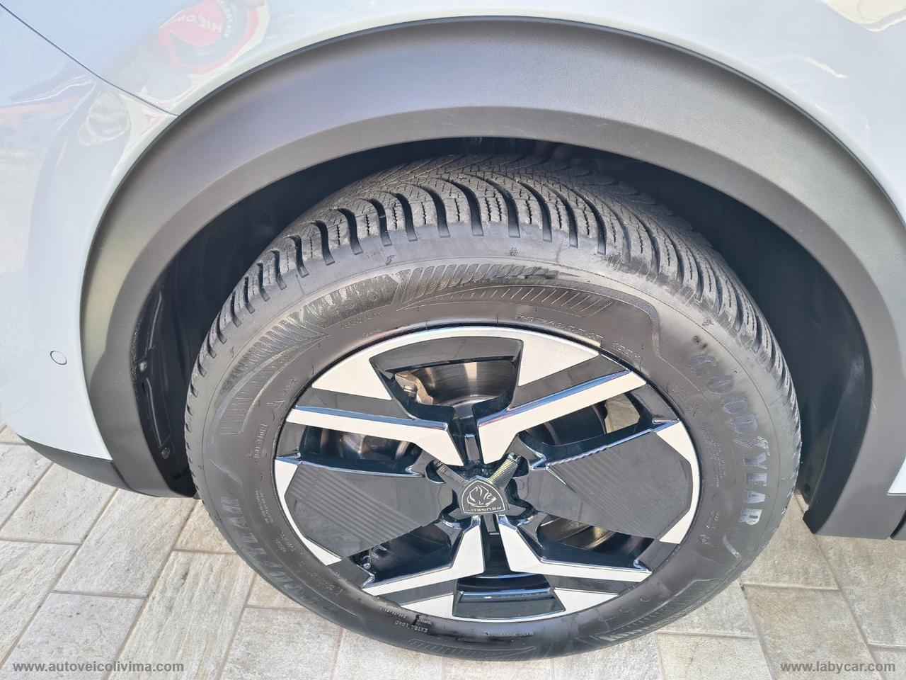 PEUGEOT 2008 BlueHDi 130 S&S EAT8 Allure