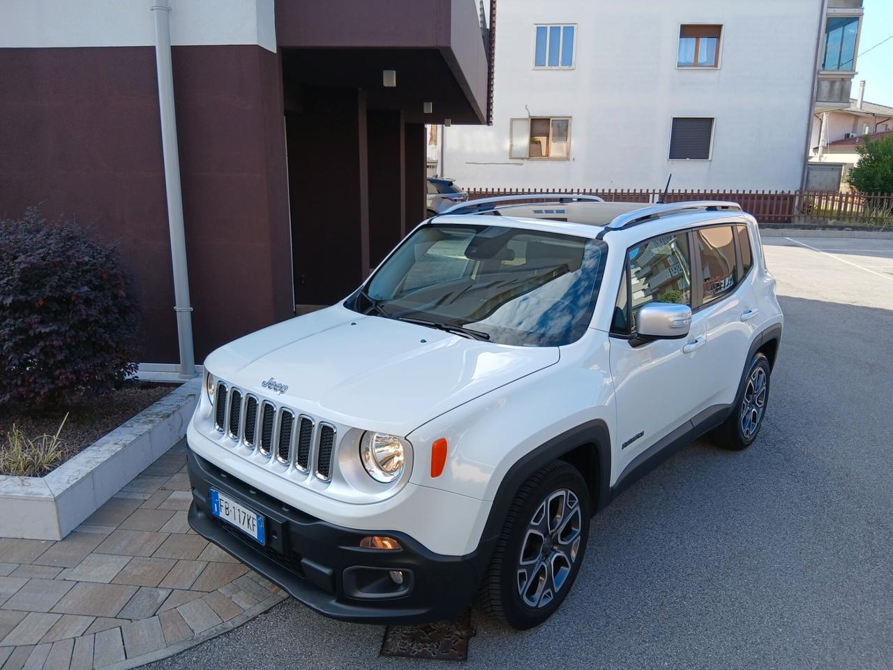 Jeep Renegade 1.4 MultiAir Limited FULL optional tua a € 199 mese