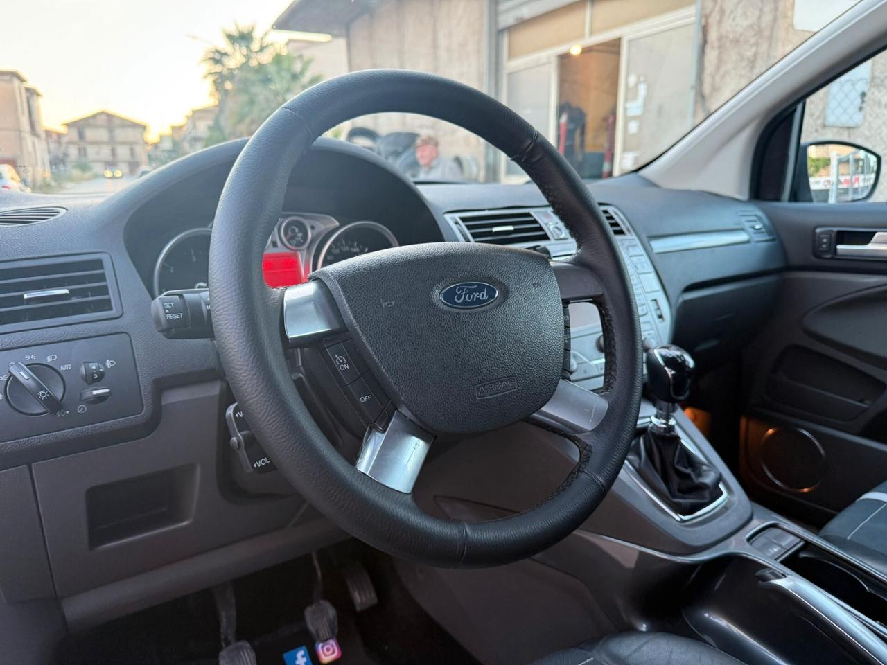 Ford Kuga 2.0 TDCi 163 CV 4WD Titanium