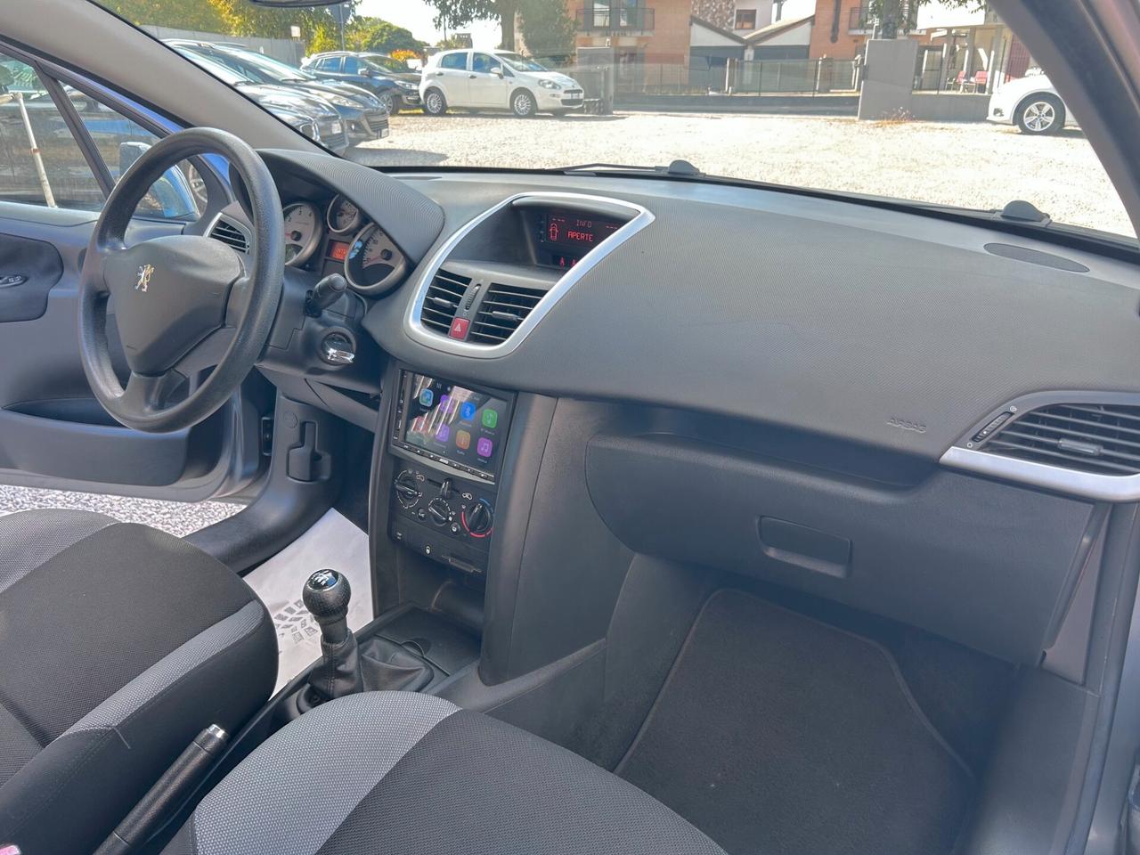 Peugeot 207 1.4 8V 75CV