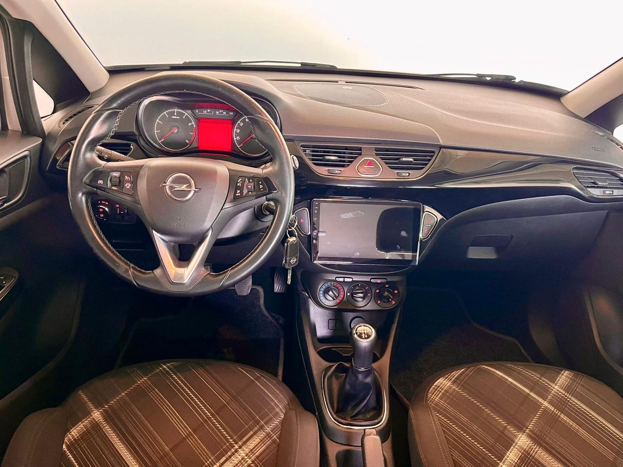 Opel Corsa 1.2 Coupé b-Color