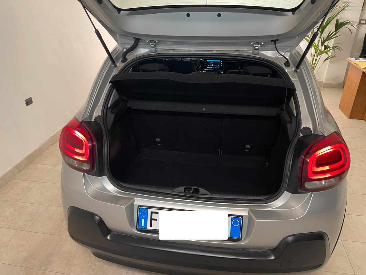 Citroen C31.2 82 CV PureTech Shine Full Cinghia+tagliando Neopatentati