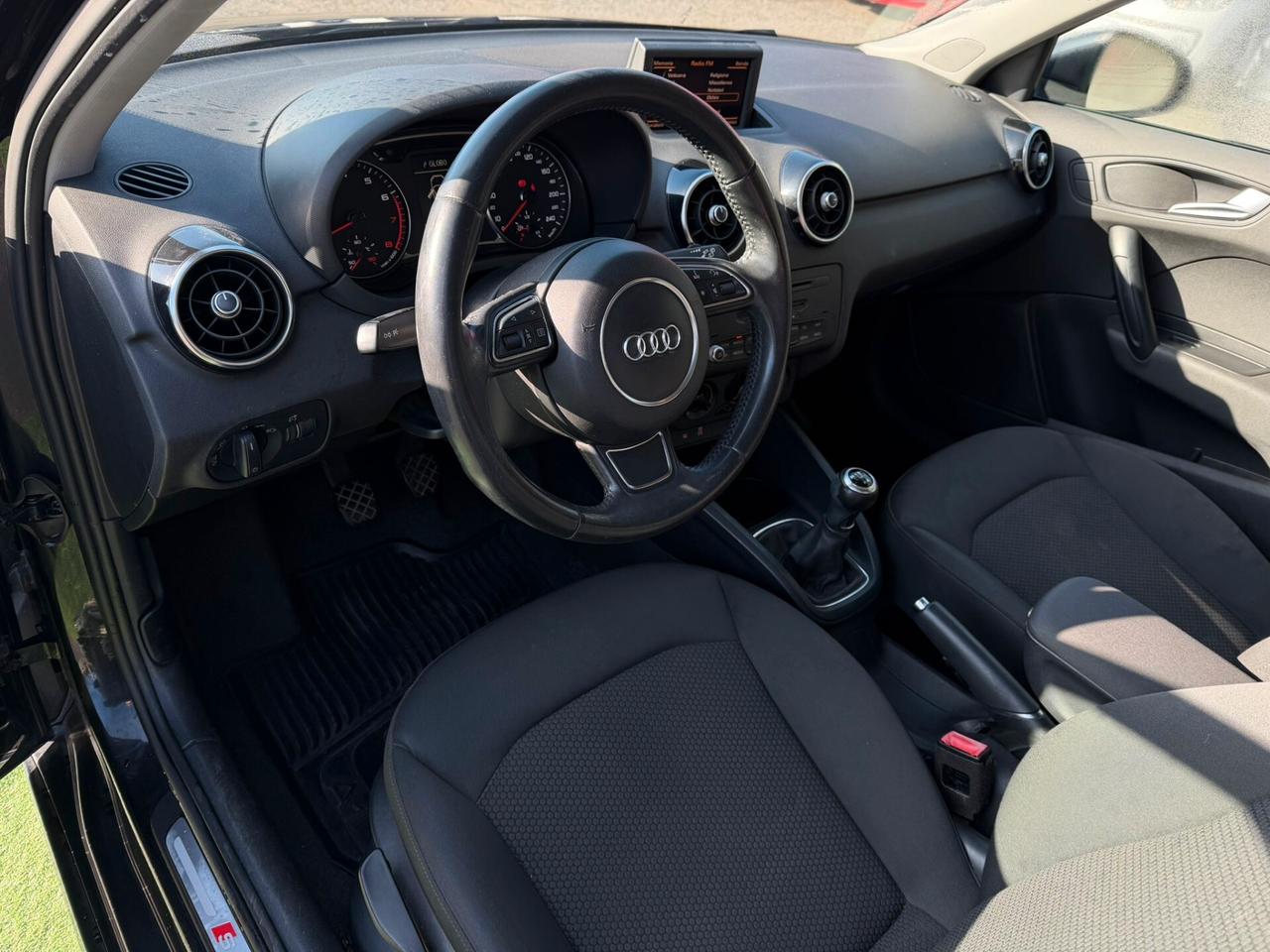 Audi A1 1.2 TFSI S line edition plus