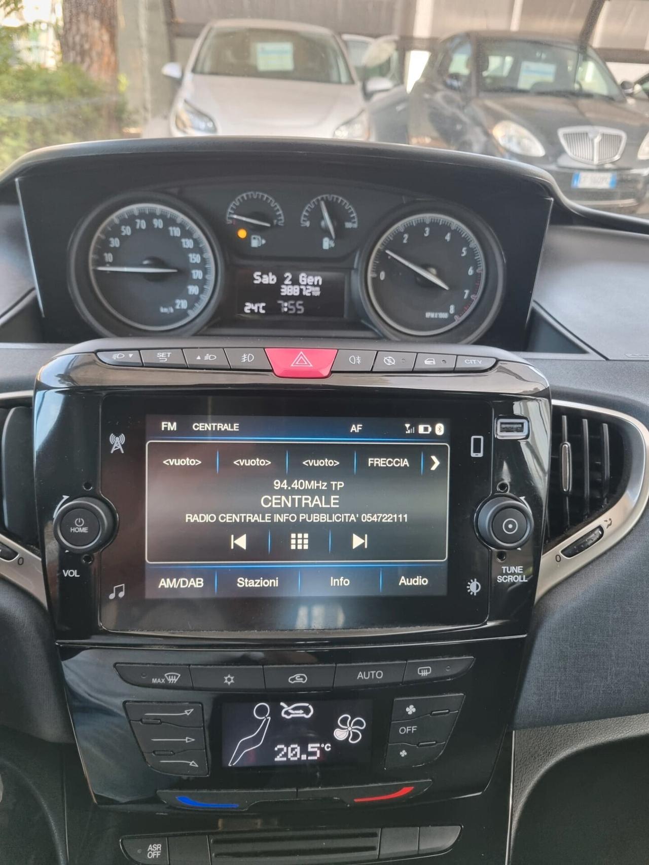 Lancia Ypsilon 1.0 FireFly 5 porte S&S Hybrid Ecochic Gold