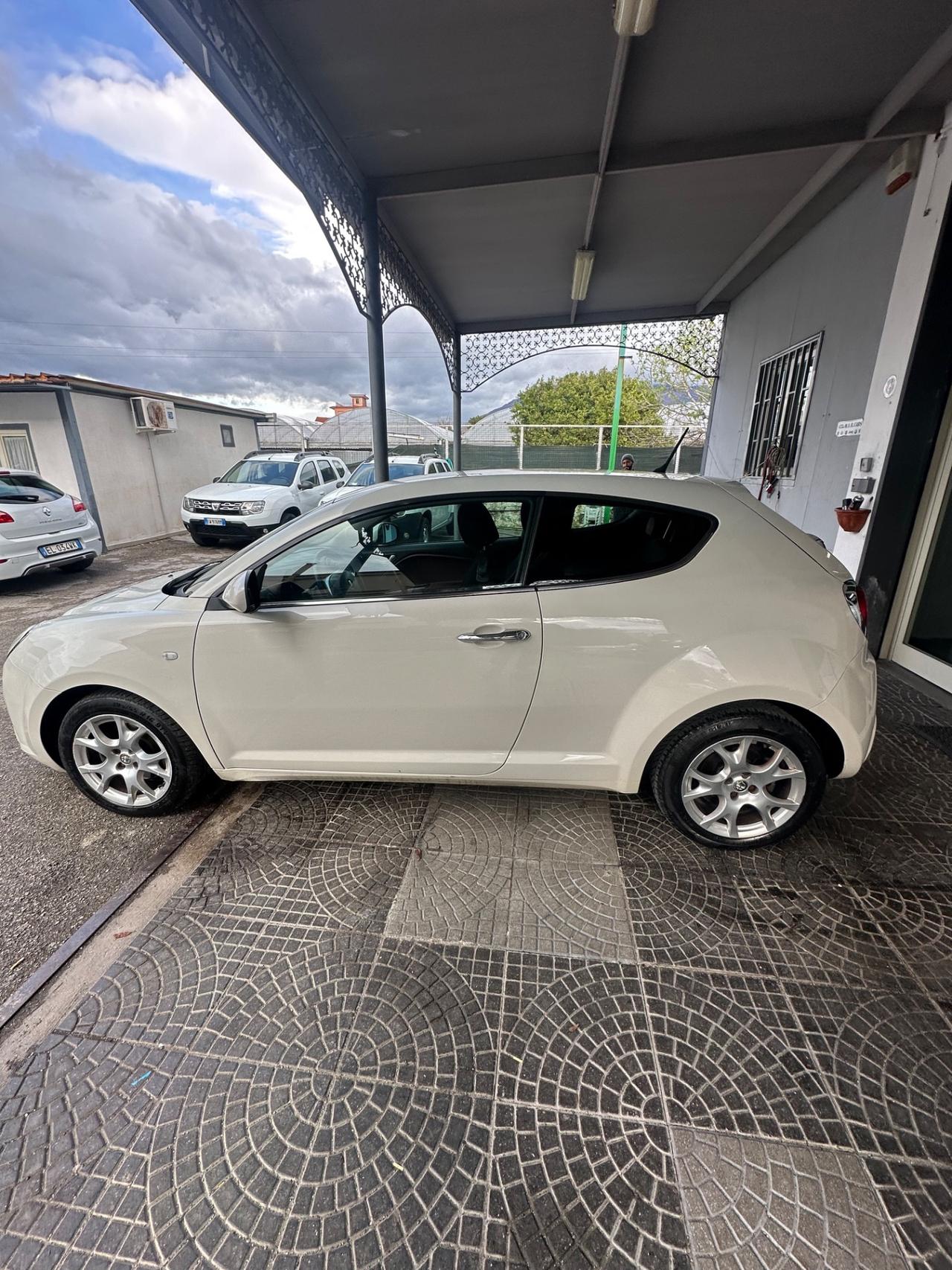 Alfa Romeo MiTo 1.6 JTDm 16V Distinctive Sport Pack