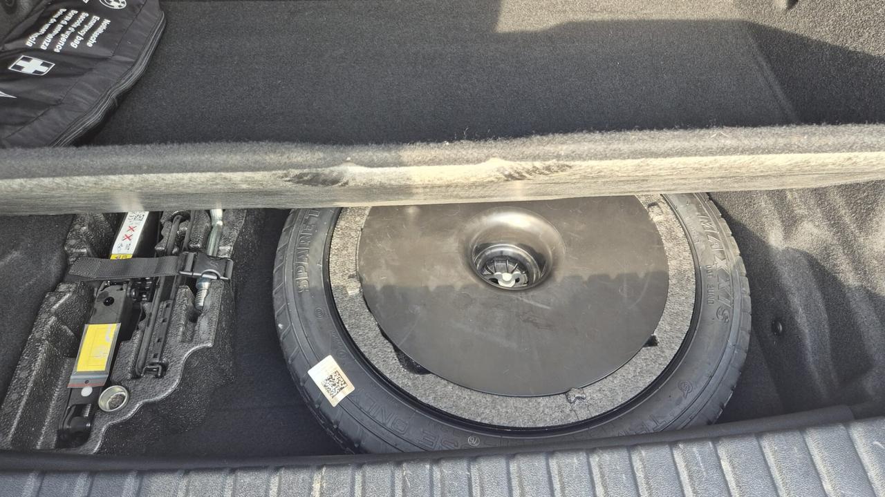 Bmw 116 116d 5p. Business Advantage