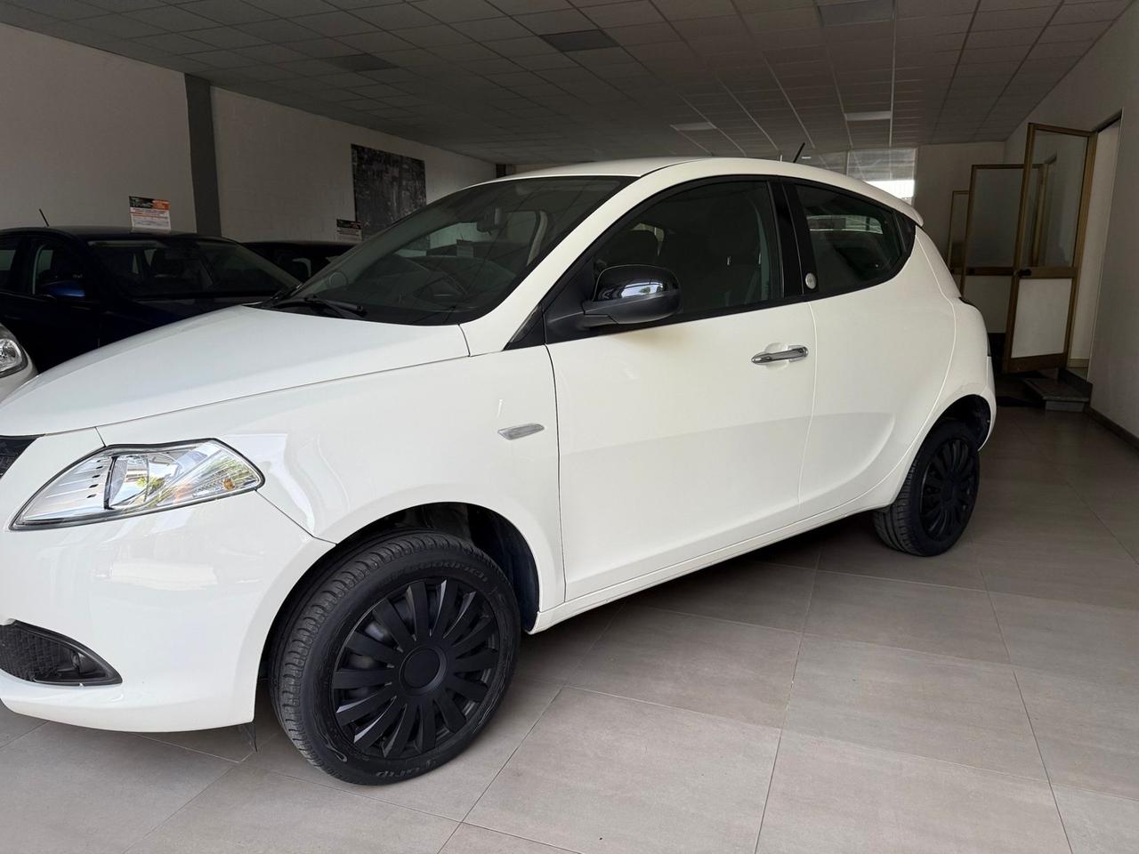 Lancia Ypsilon 0.9 85 CV 5 porte Metano Ecochic Gold
