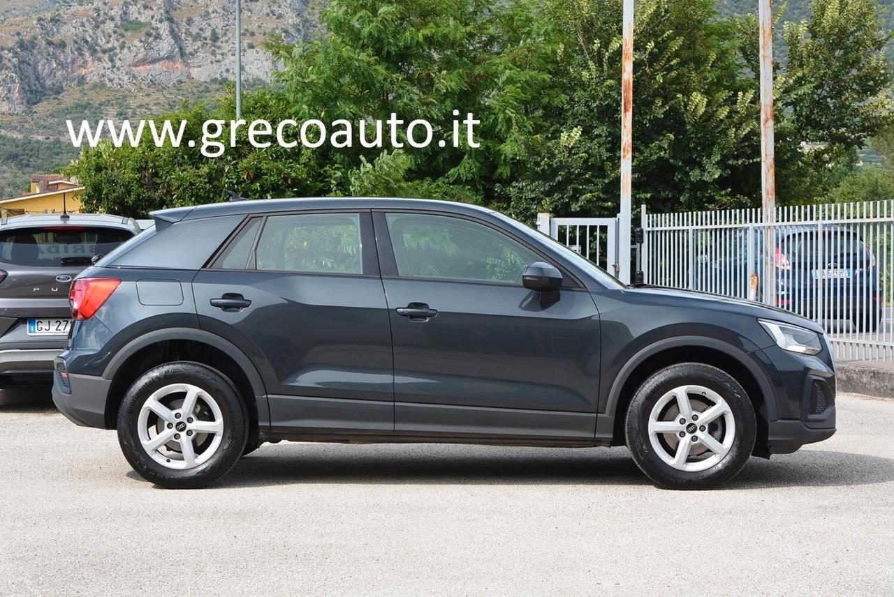 Audi Q2 30 TFSI Business telecamera