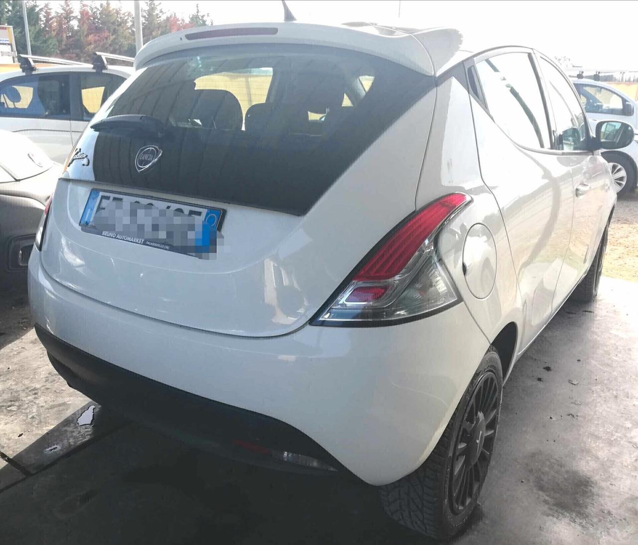 Lancia Ypsilon