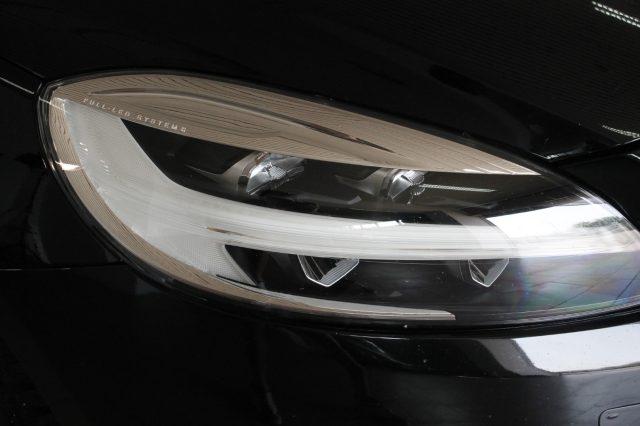 VOLVO V40 Cross Country D2 Business FULL-LED