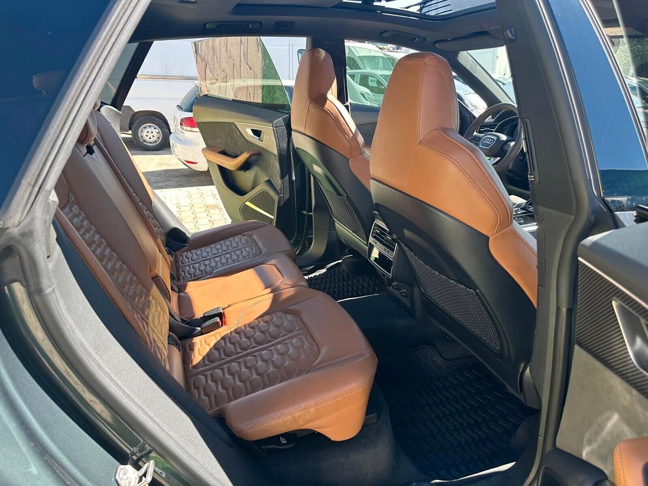 Audi Q8 RS TFSI V8 quattro tiptronic