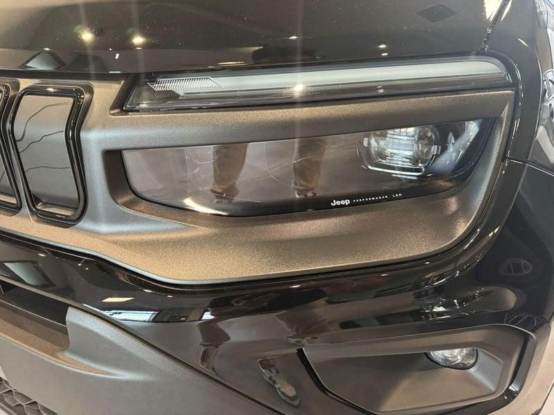 Jeep Avenger 1.2 turbo e-hybrid mhev The North Face 4xe 145cv edct6