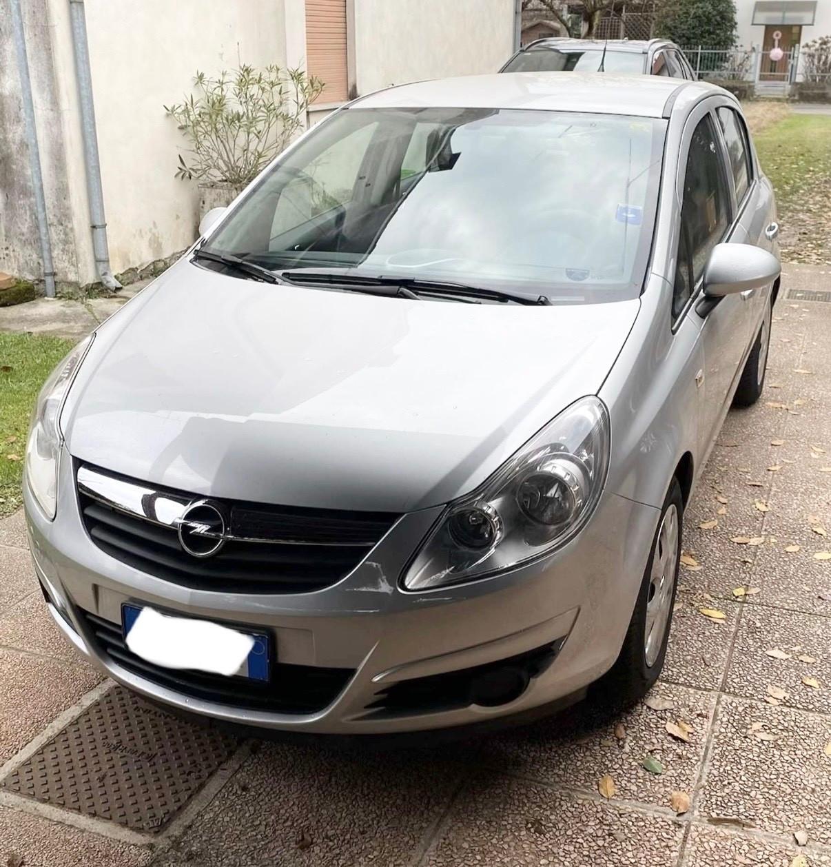 Opel Corsa 1.2 5 porte Cosmo