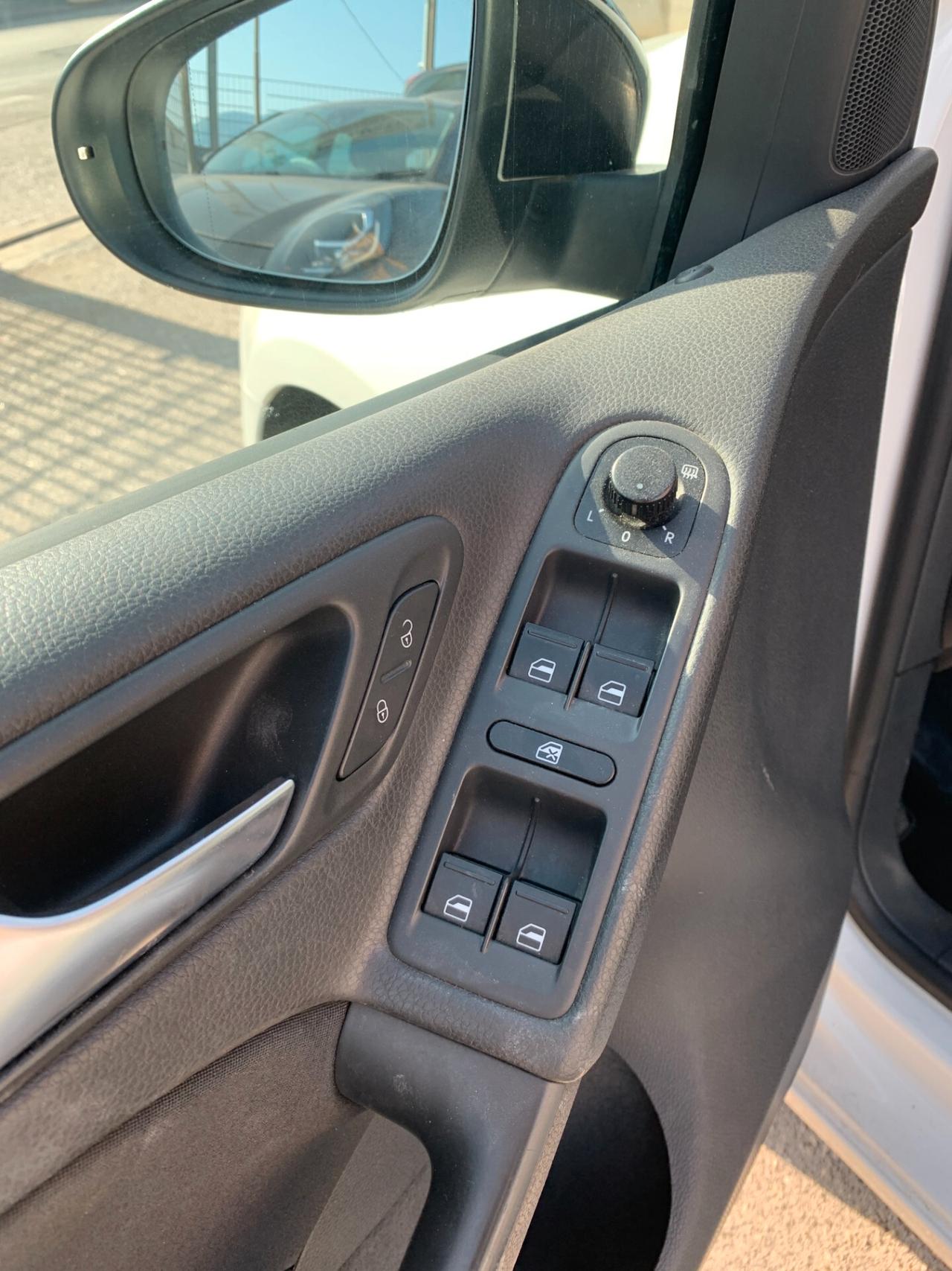 Volkswagen Golf 5P. 1.6 GPL