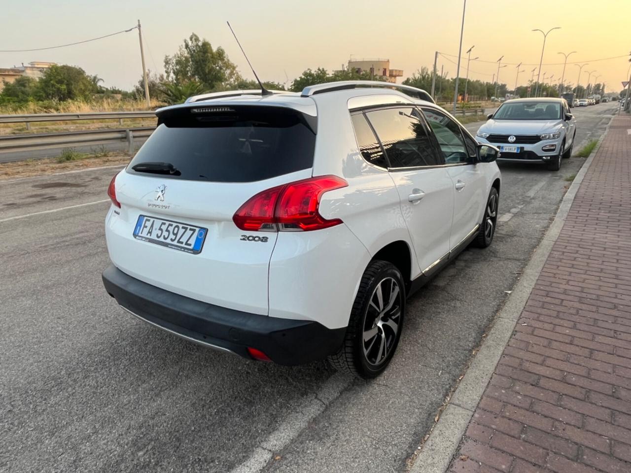 Peugeot 2008 BlueHDi Allure Unipro 2015