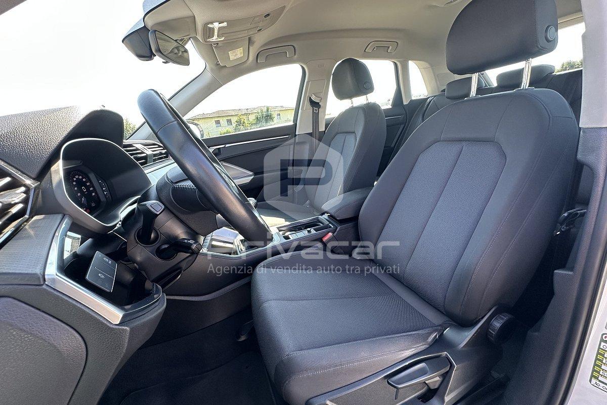 AUDI Q3 35 TFSI Business
