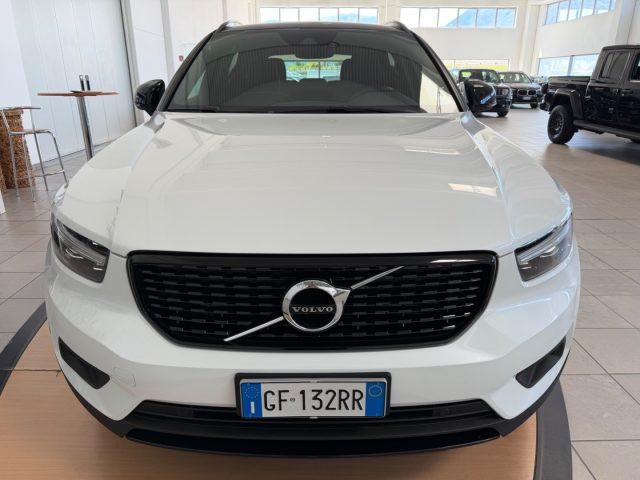 VOLVO XC40 T5 Recharge Plug-in Hybrid R-design