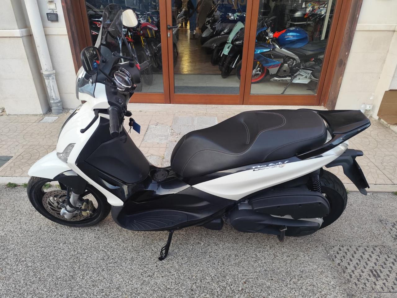 Piaggio Beverly 350 2021