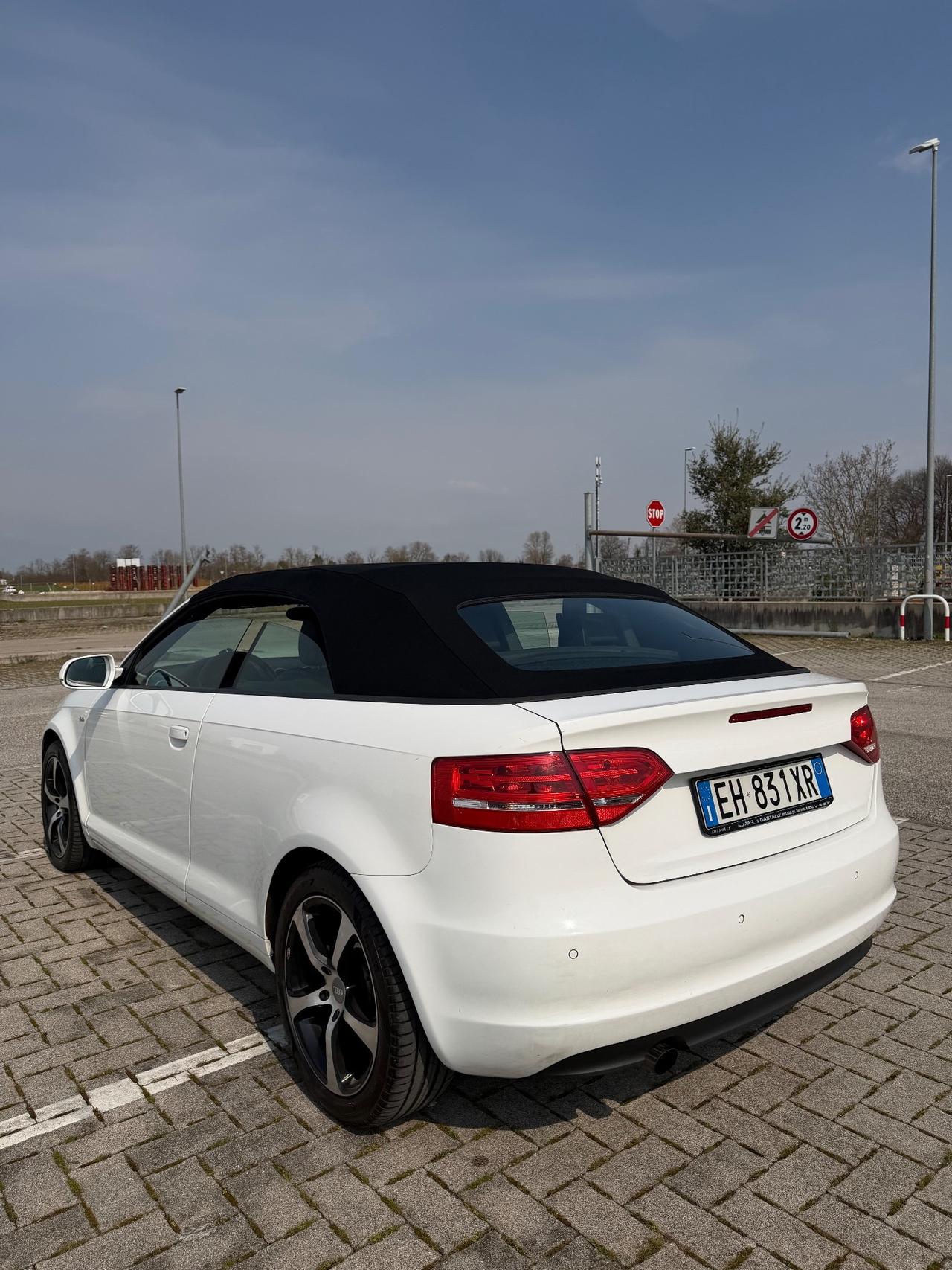 Audi A3 Cabrio 1.6 TDI 105 CV CR Attraction
