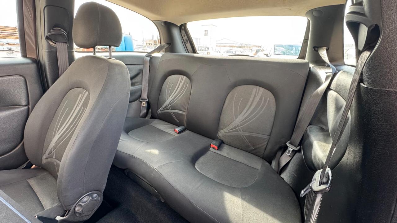 Lancia Ypsilon 1.2 69 CV NEOPATENTATI - 2011