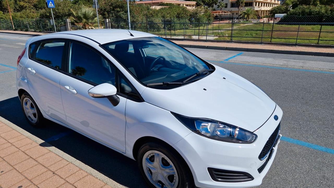 Ford Fiesta 1.2 60CV 5 porte Titanium