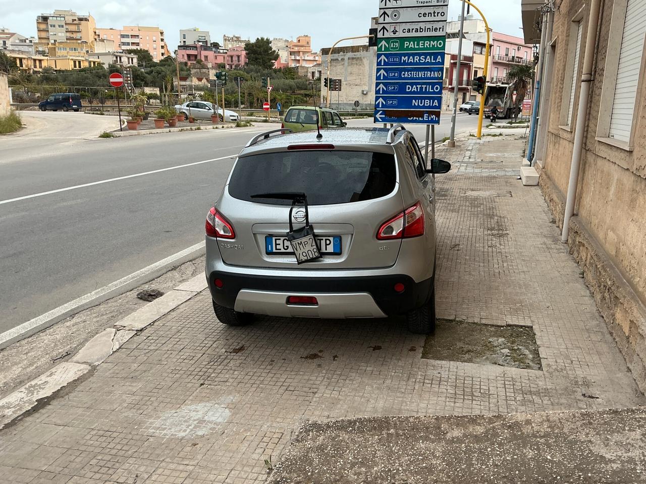 Nissan Qashqai 2.0 dCi DPF n-tec