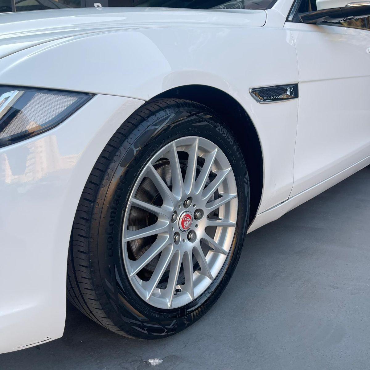 JAGUAR - XE - 2.0 D Turbo aut.