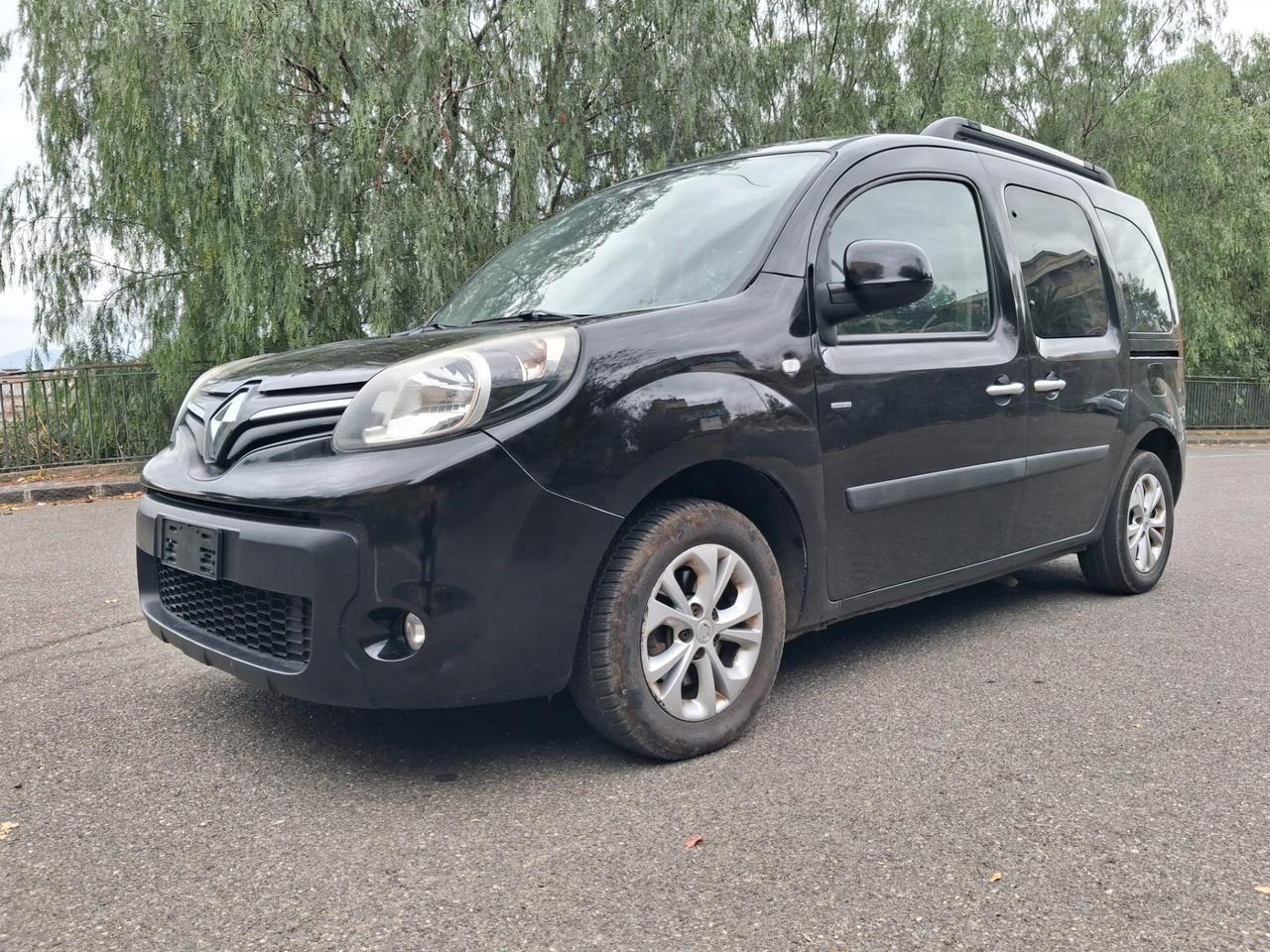 Renault Kangoo Pianale ribassato con rampa disabili in carrozzina
