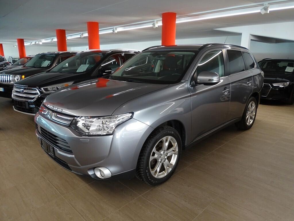 Mitsubishi Outlander 2.2 DI-D Intense 4x4 7 posti marce ridotte