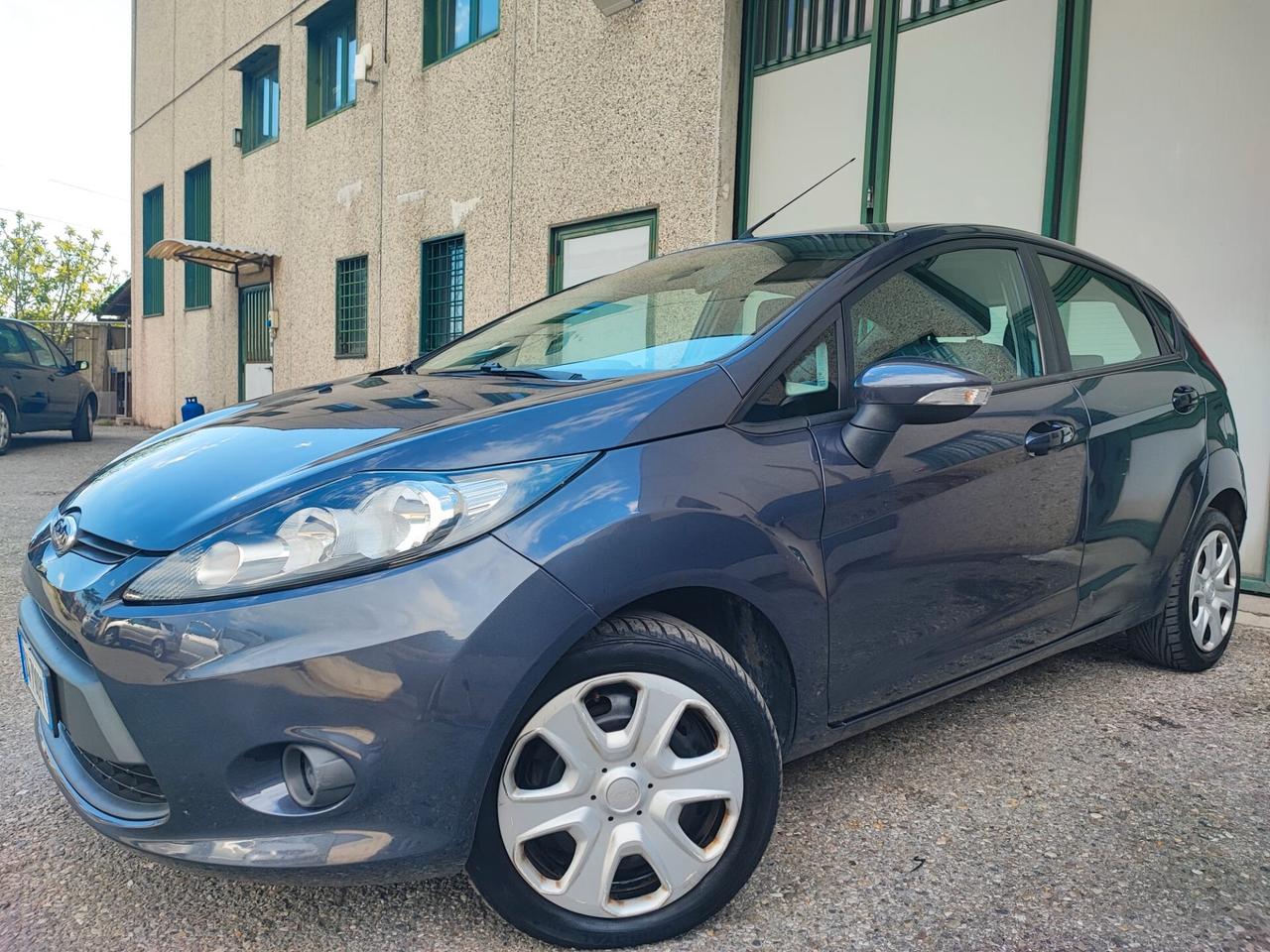 Ford Fiesta 1.2 BENZINA NEOPATENTATI 5 PORTE 2009