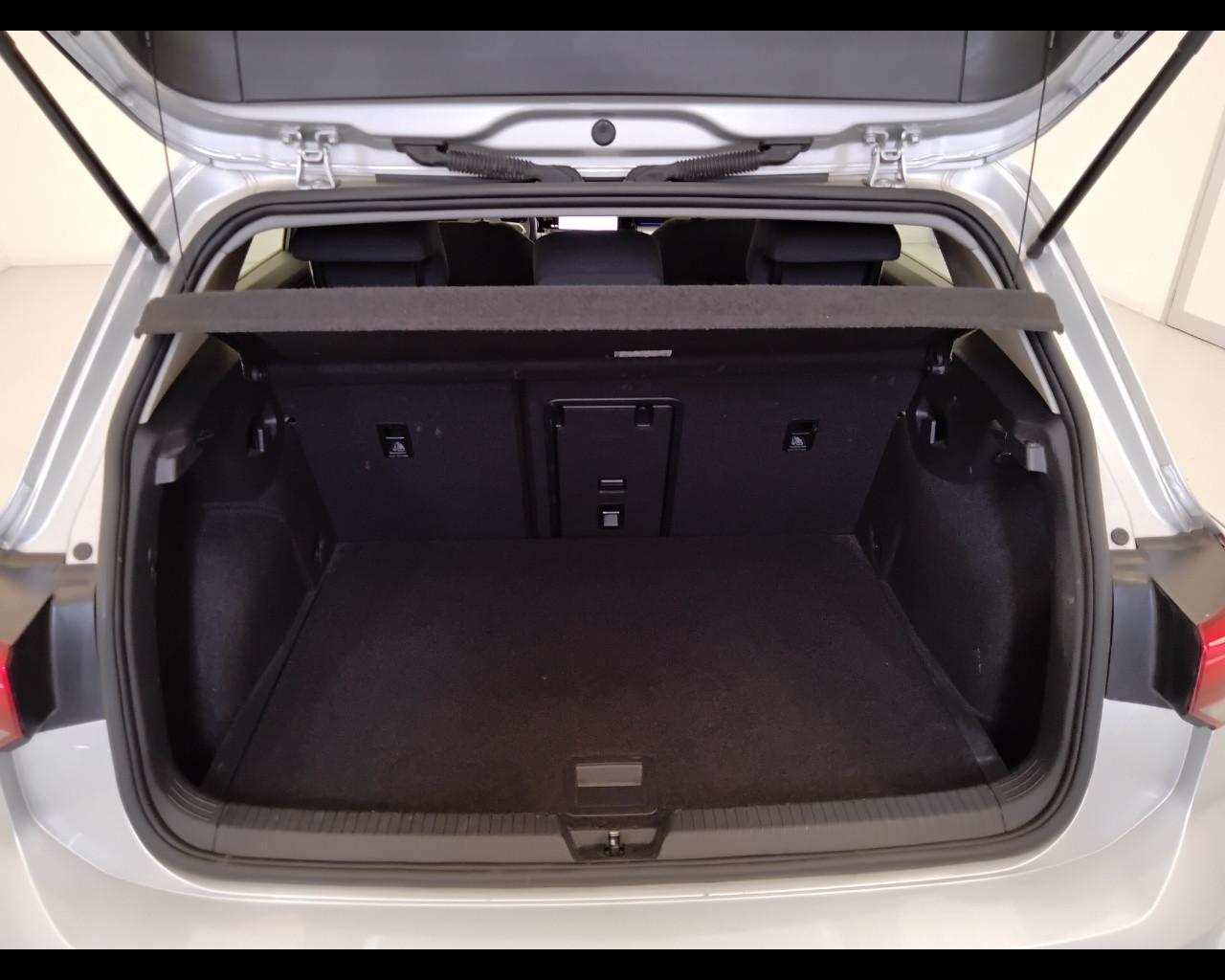 VOLKSWAGEN Golf VIII 2020 - Golf 1.0 etsi evo Life 110cv dsg