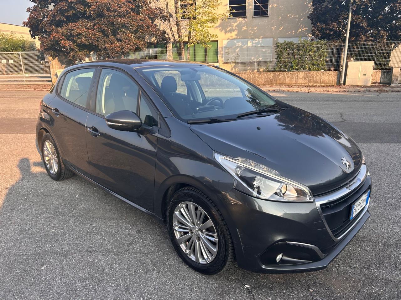 Peugeot 208 1200 GPL euro6b 148000 km ALLURE