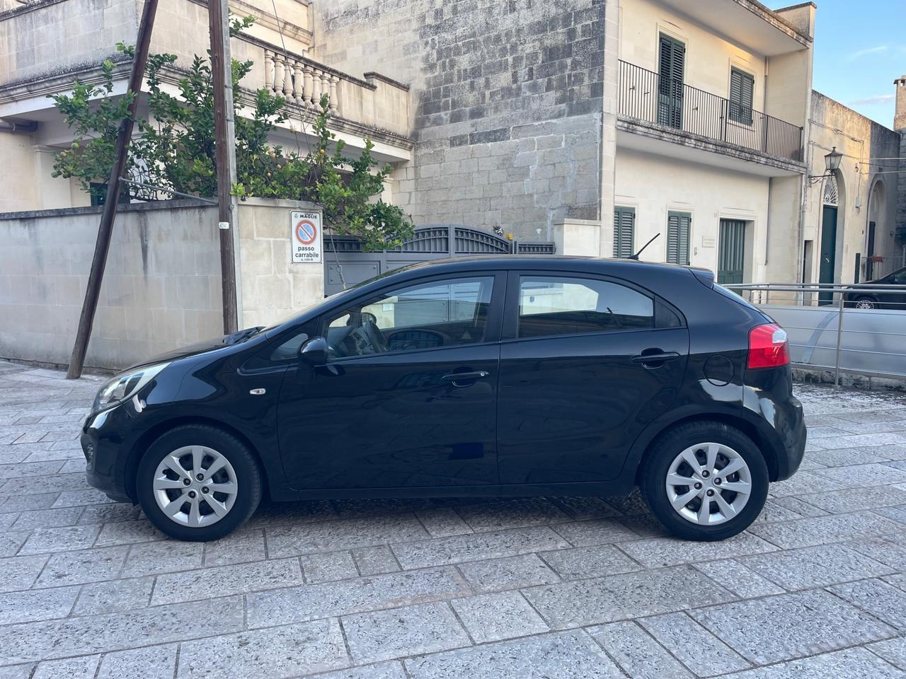 Kia Rio 1.1 CRDi WGT 5p. EX