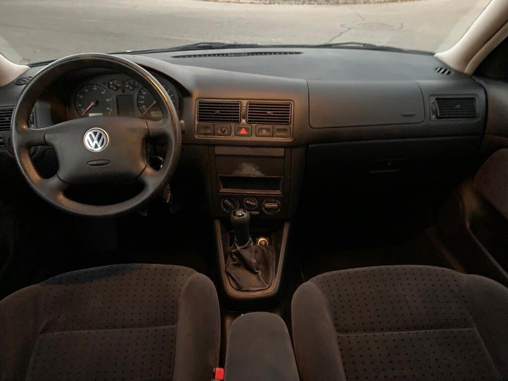 Volkswagen Golf 1.6 cat 5 porte**69000km**