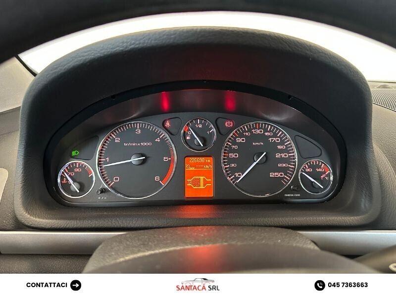 Peugeot 407 Coupé 2.7 V6 HDi Tecno