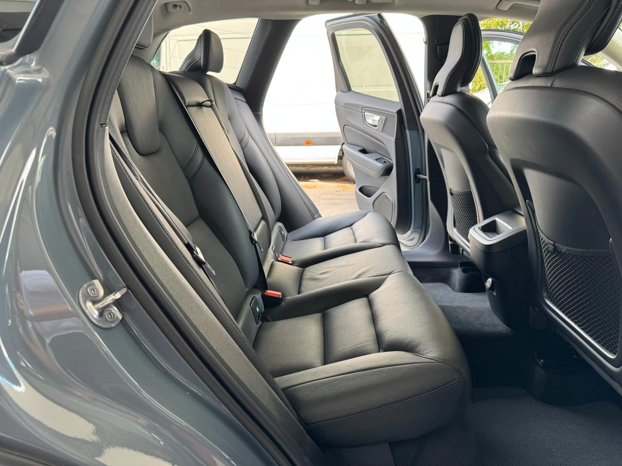 Volvo XC60 2.0b4 MomentumPro AWD GEARTRONIC GAR24M