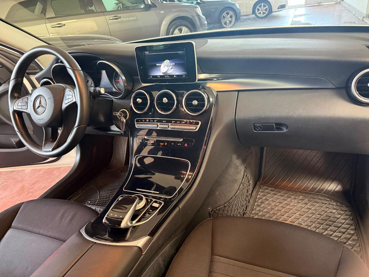 Mercedes-benz C 220 Premium