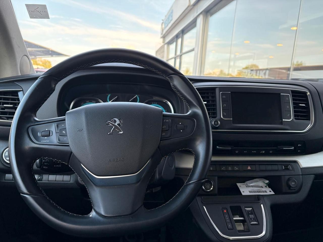 Peugeot Traveller BUSINESS VIP 75 kWh Long 8 posti SPOTICAR