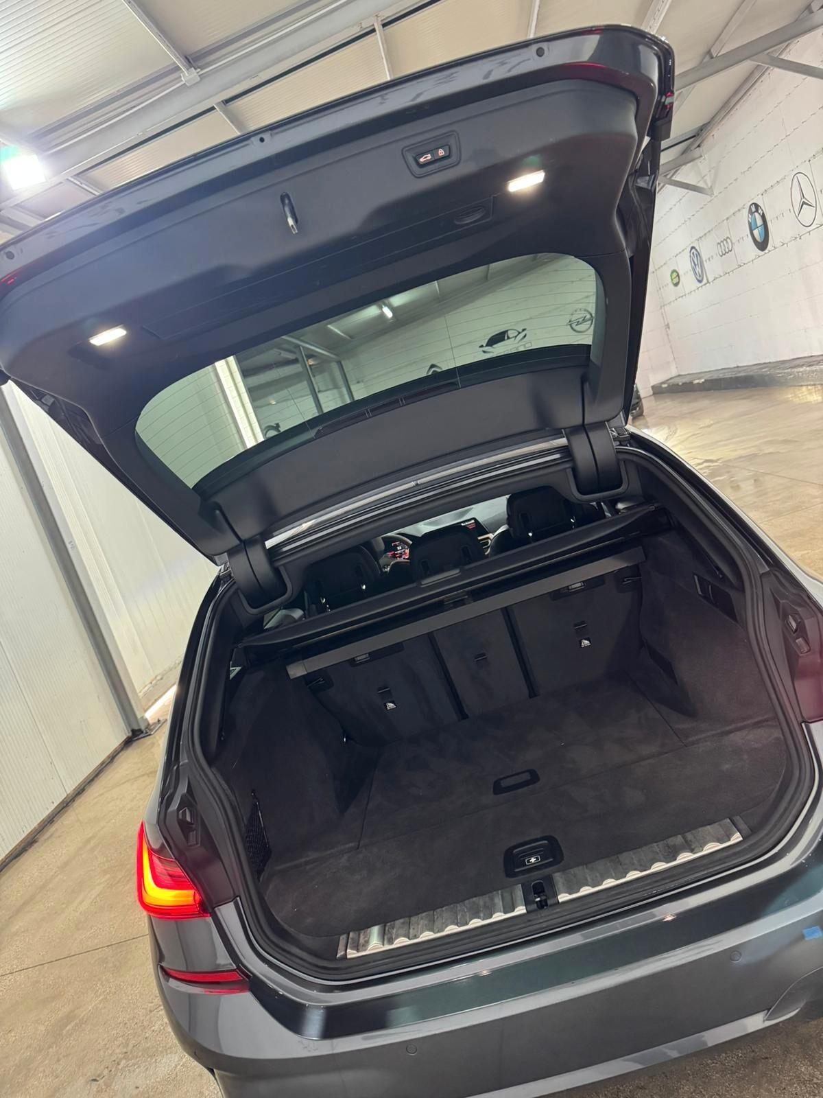 Bmw 320 320d xDrive Touring Msport