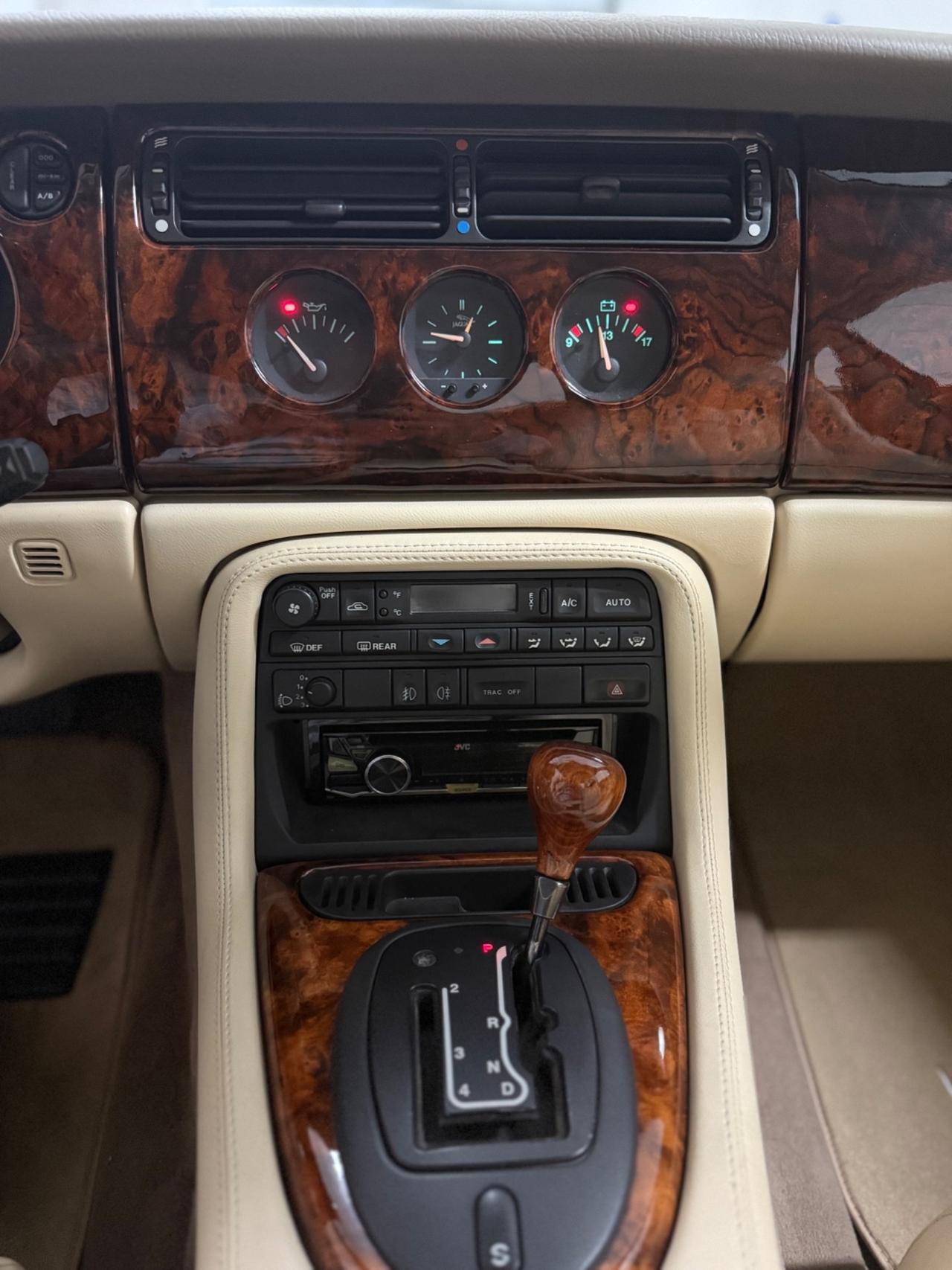 Jaguar XK XK8